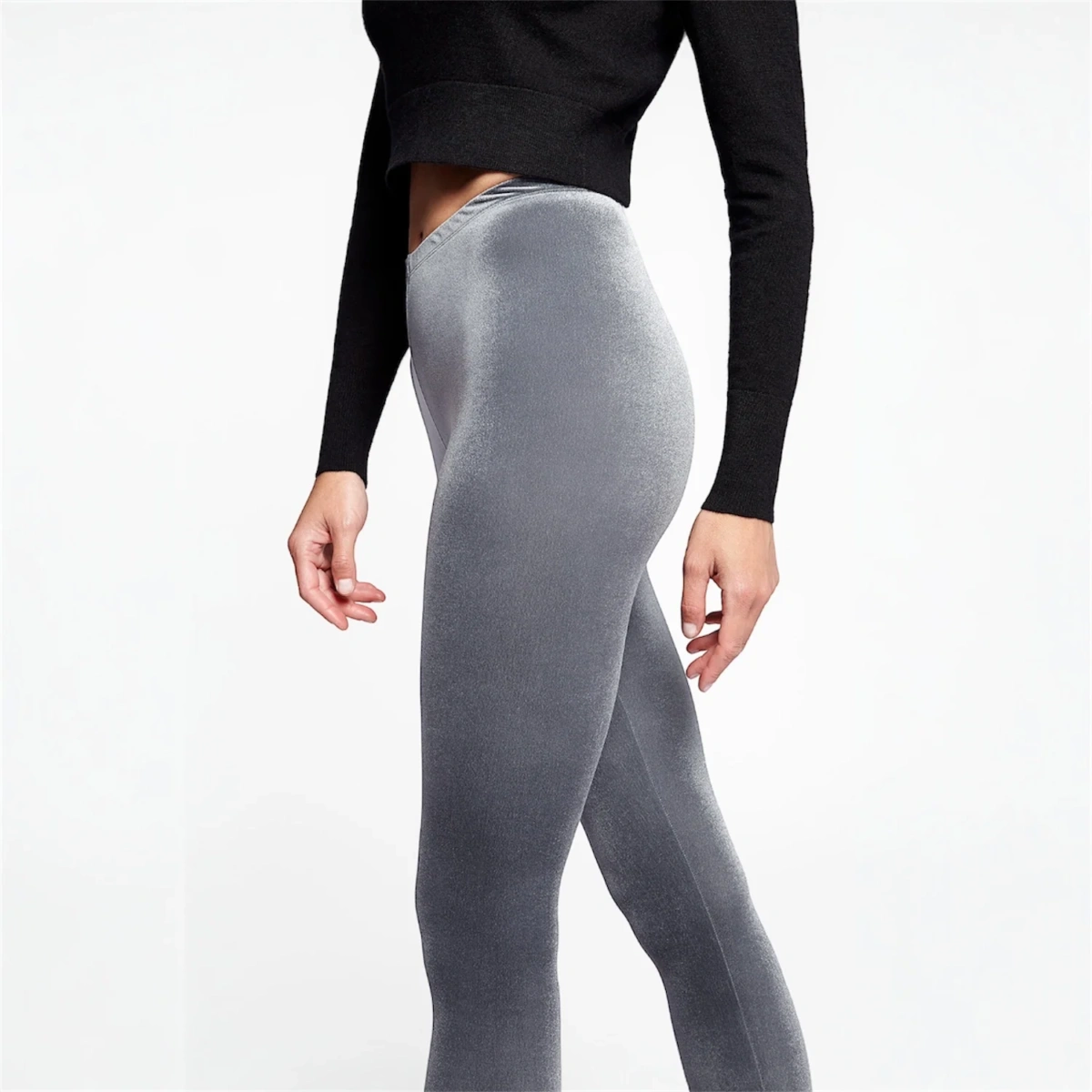 Détail matière legging velours lisse gris ultime vue de profil