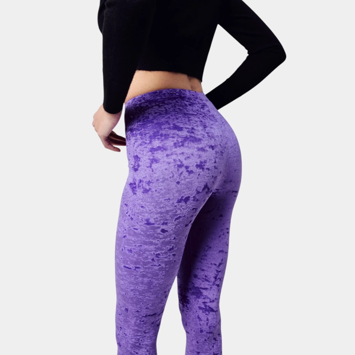 Legging velours frappé ultra violet vu de dos – mode femme