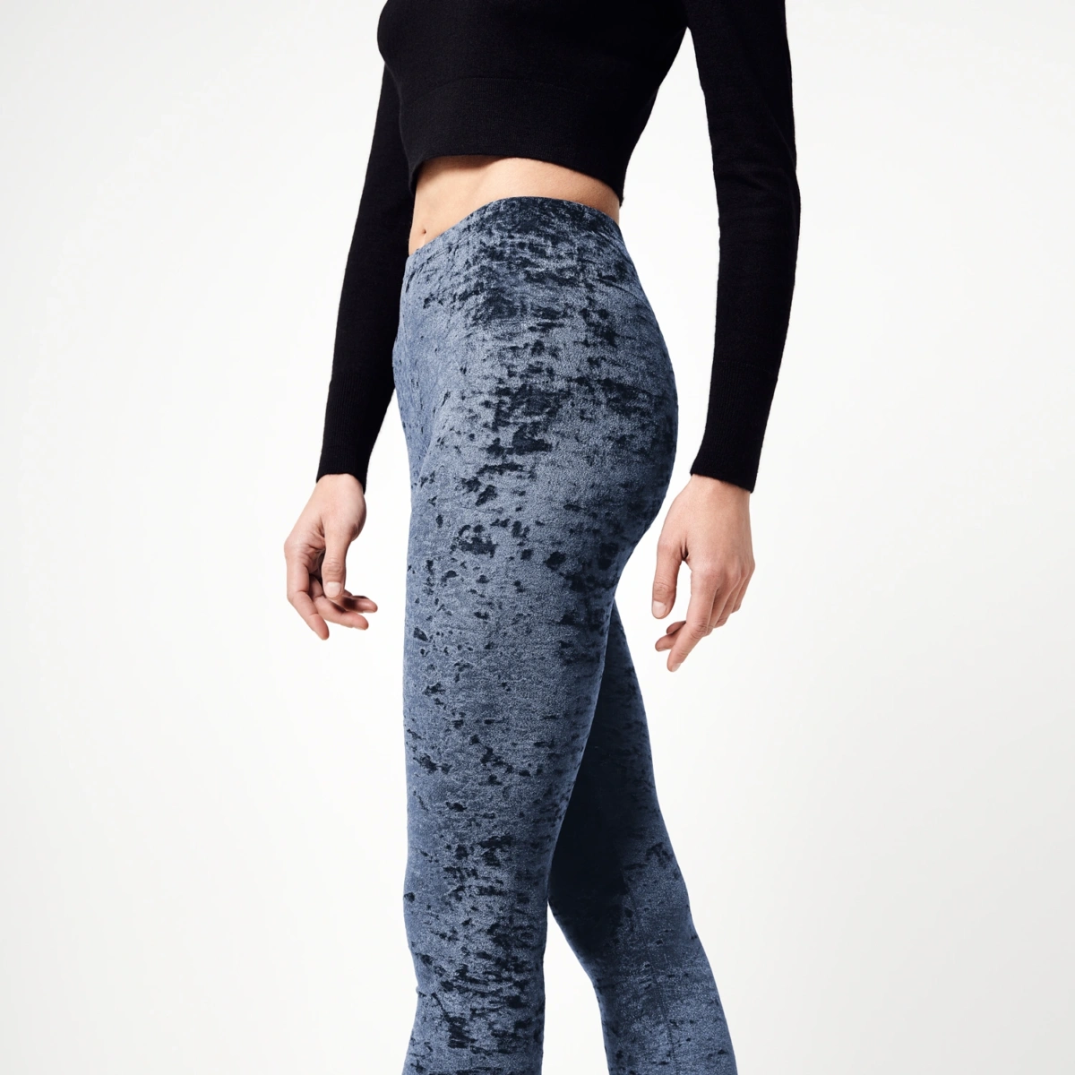 Zoom Texture Velours Frappé Bleu Allure – Legging Femme Coupe Classique