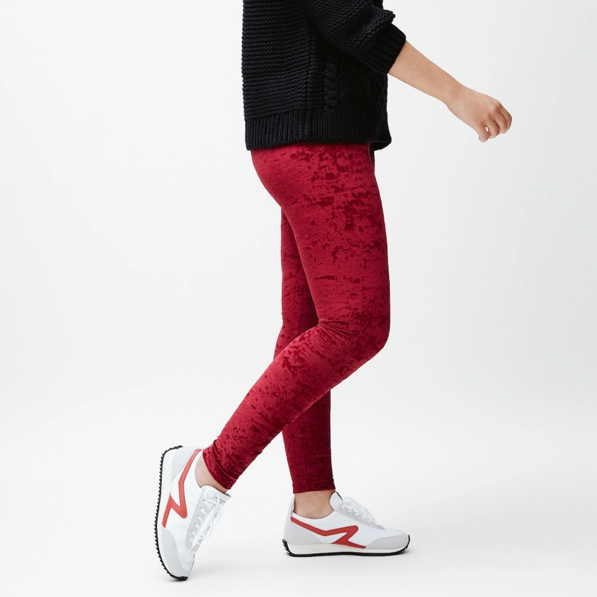 Legging en velours rouge – détail matière premium