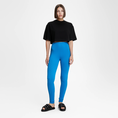 Legging côtelé bleu jean pour femme, style moderne et élégant – vue complète de face