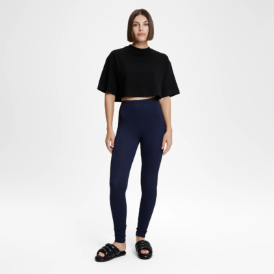 Femme avec legging effet côtelé blue night – face
