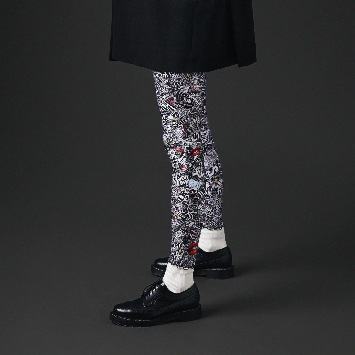legging satine imprime one piece talking legs profil