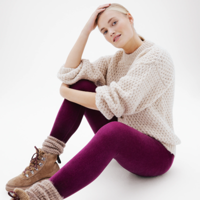 Legging en velours bordeaux gala, style casual avec pull oversize et bottes