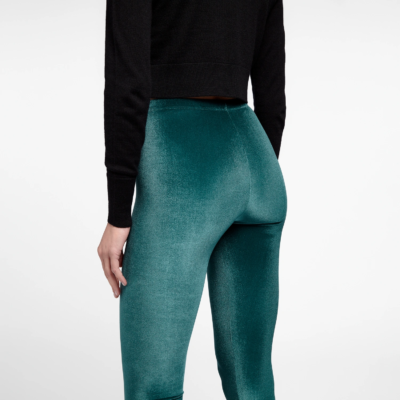 Legging en velours vert malachite, détail tissu