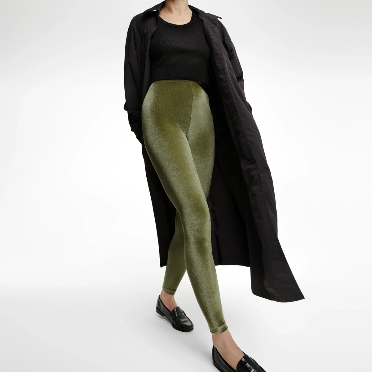 Legging velours Army Green coupe classique femme en mouvement, style casual chic