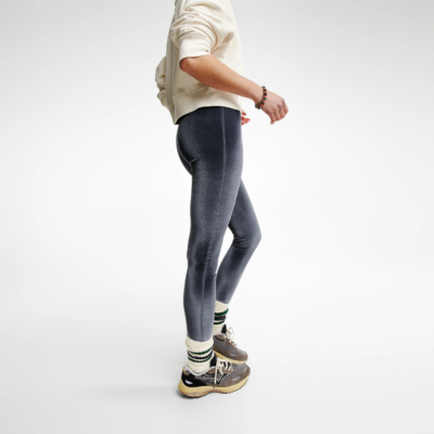 Legging en velours gris anthracite, coupe sportive, vue profil casual