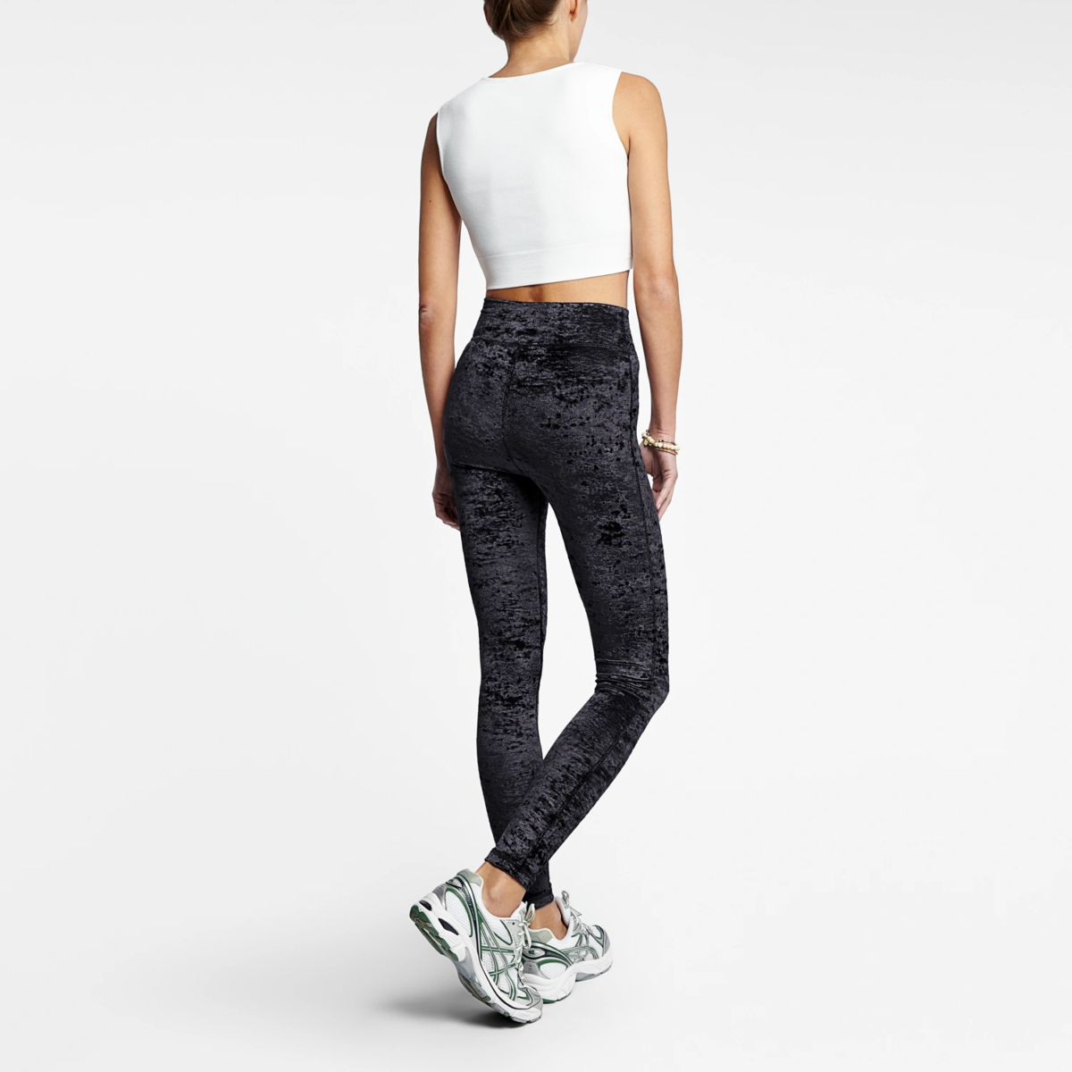 Legging velours noir signature coupe sportive femme profil droit – legging premium Pattes de Velours Paris